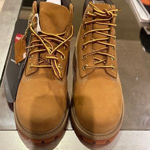Youth Timberland Premium 6 inch Waterproof Boot Size 13 New Brand No Box